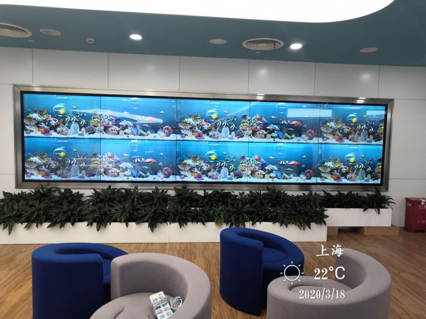 液晶拼接屏出现画面偏色怎么办?
