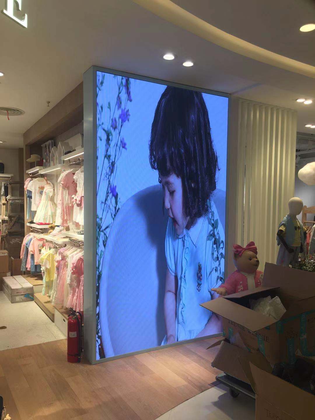 福州市东百购物广场某童装LED显示屏项目 