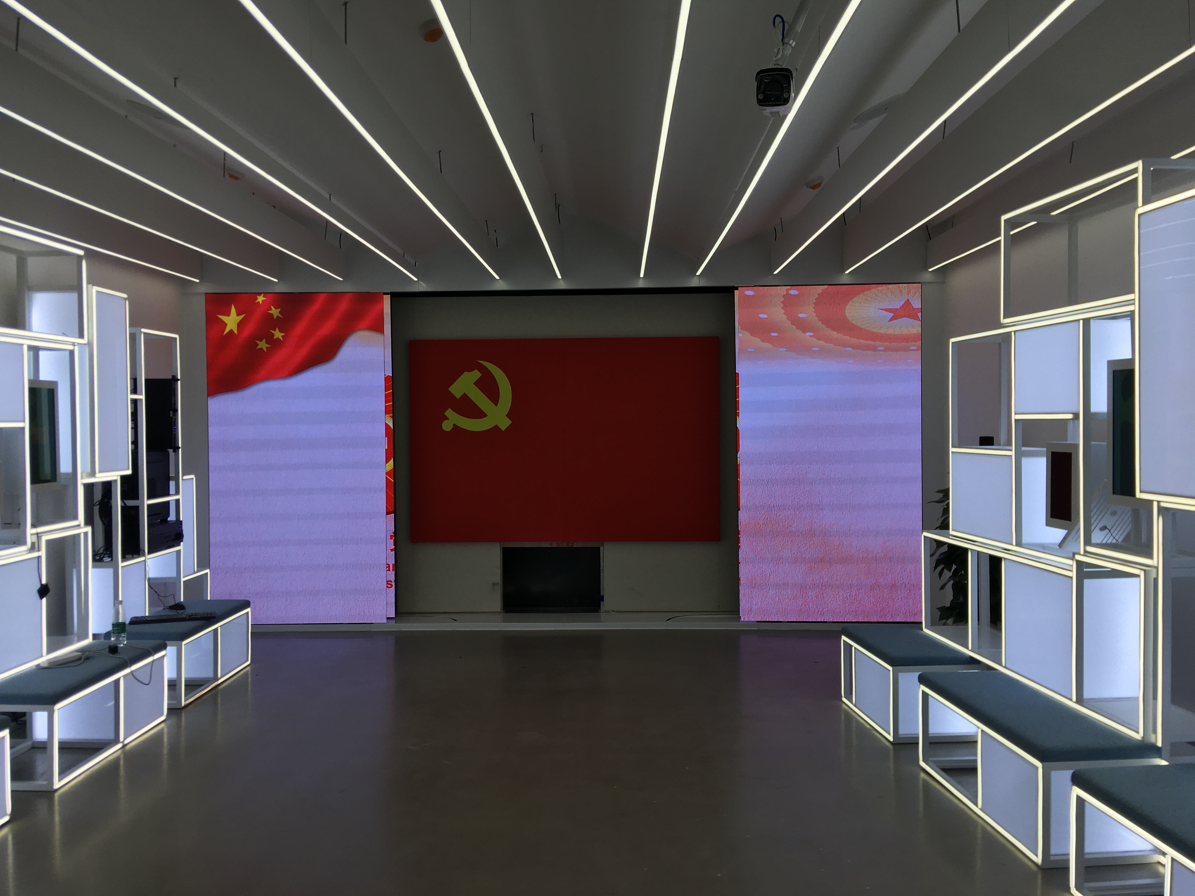 LED创意塞拉门自动门显示屏