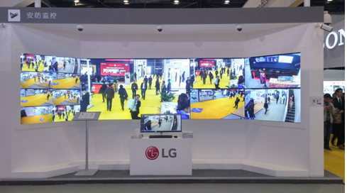 LG携3.5mm拼接屏、98英寸4K超大屏惊艳亮相IFC LG携3.5mm拼接屏、98英寸4K超大屏惊艳亮相IFC