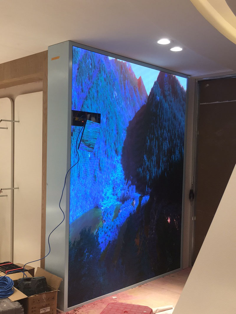 福州市东百购物广场某童装LED显示屏项目 福州市东百购物广场某童装LED显示屏项目