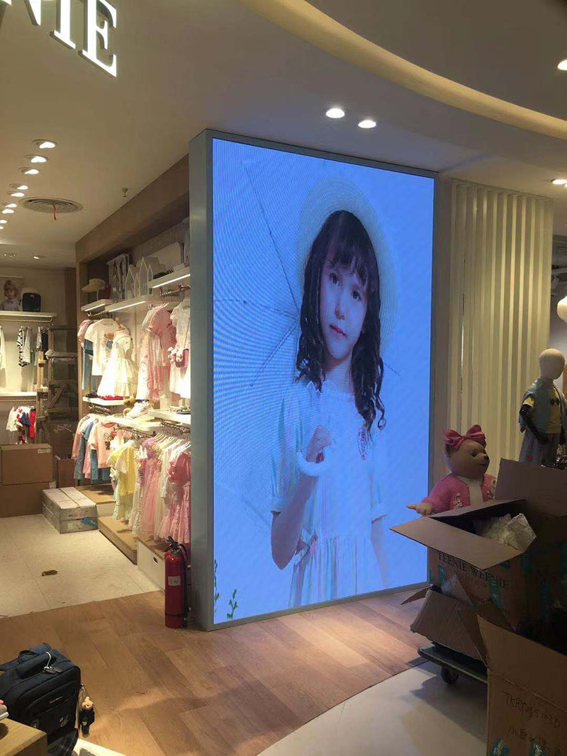 福州市东百购物广场某童装LED显示屏项目