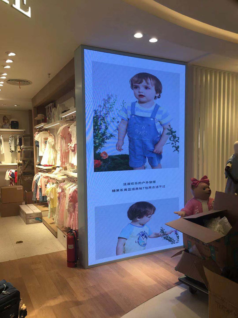 福州市东百购物广场某童装LED显示屏项目 福州市东百购物广场某童装LED显示屏项目